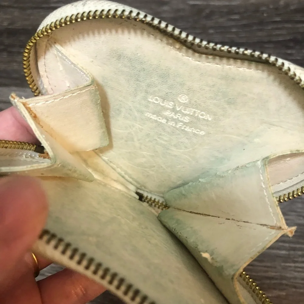 RARE VINTAGE Louis Vuitton Vernis Heart Coin Purse - Triple Lock Charms